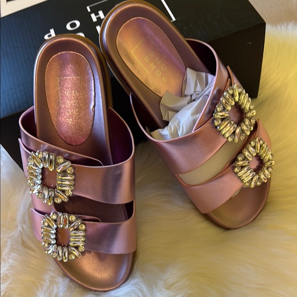 ShuShop Pink Sandals with Sunburst Embellishment - Picture 7 of 8